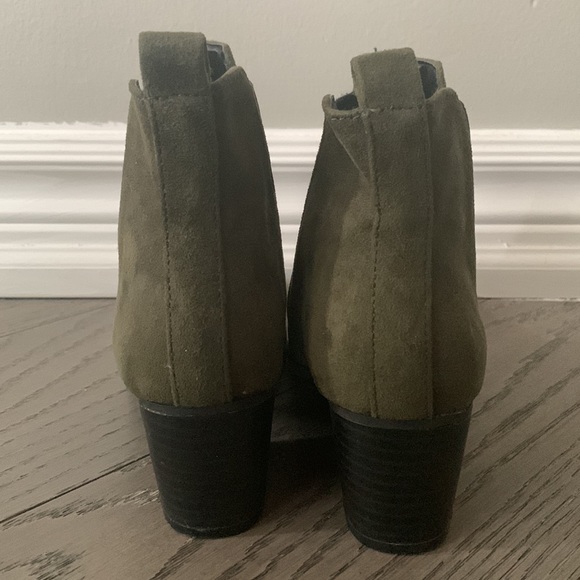 Charlotte Russe Olive Booties size 6 - Picture 4 of 6
